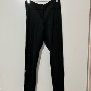 Under Armour leggings (black, size M)